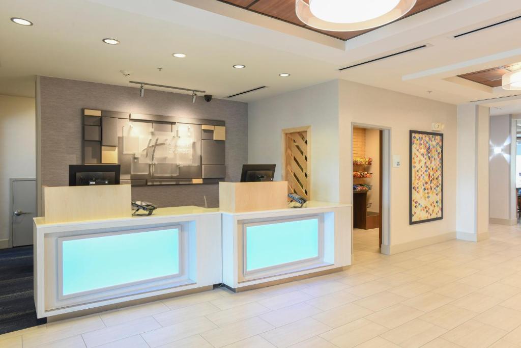 Holiday Inn Express Hotel & Suites Richwood - Cincinnati South photo