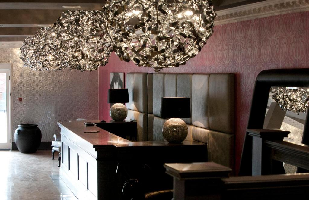 St James Hotel photo