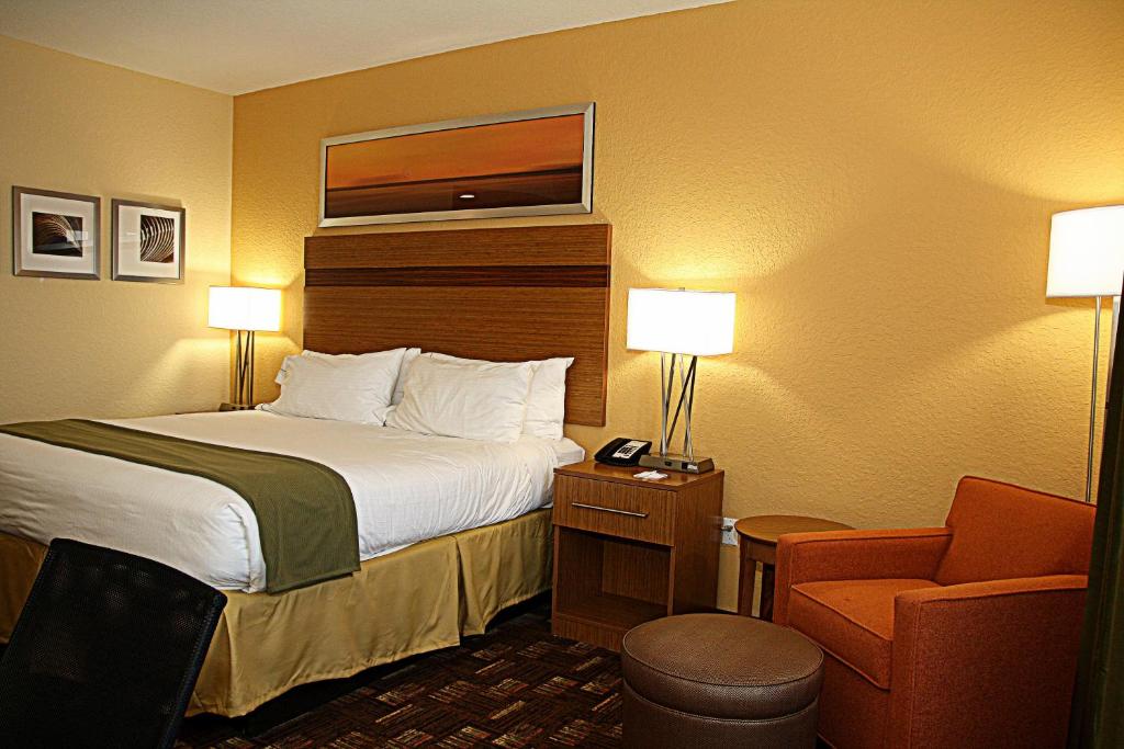 Holiday Inn Express Fort Lauderdale Airport South photo