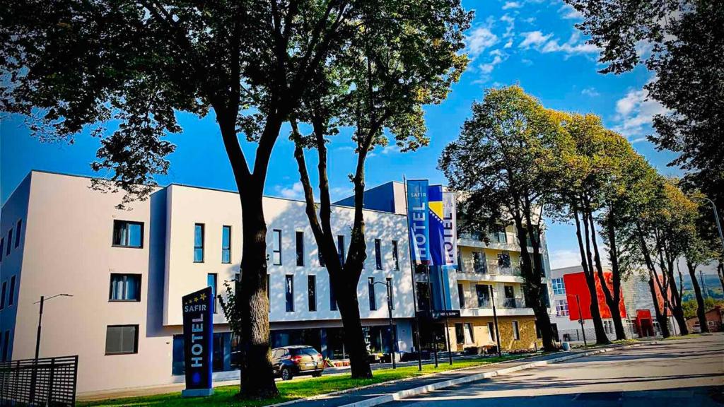 Hotel Safir — Hotel in Bihac