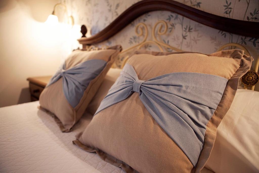 Casa Lastres, Dadín