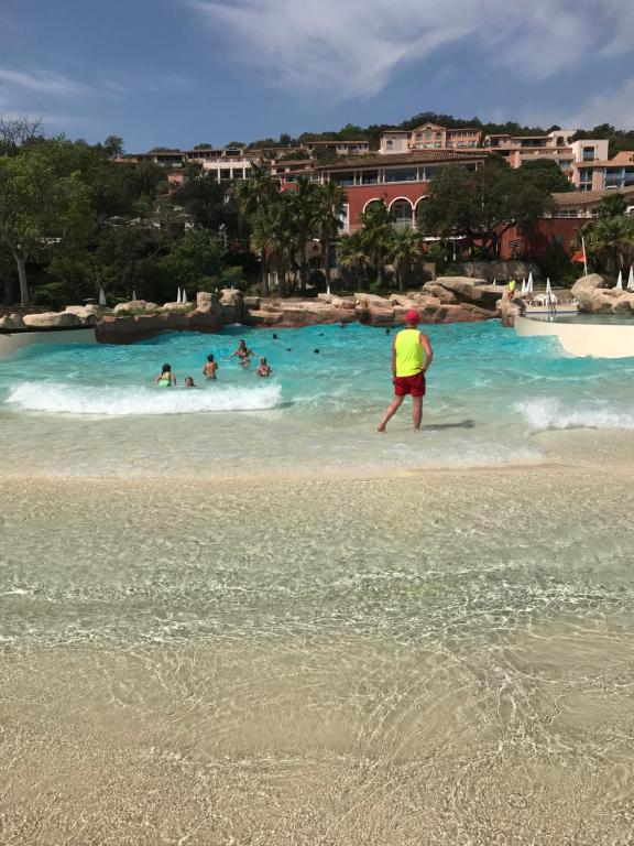 LES RESTANQUES DE SAINT-TROPEZ - 2