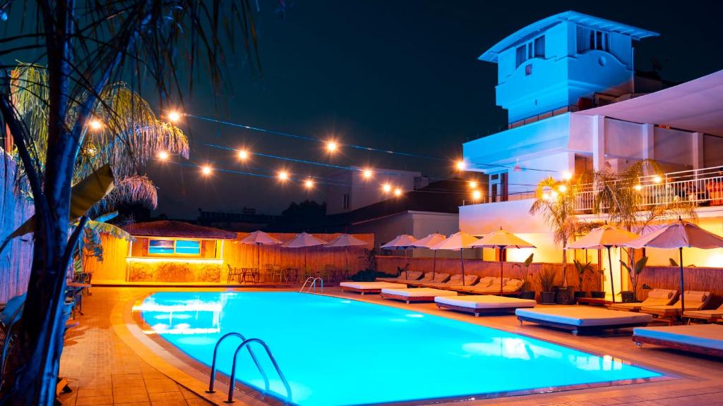 ESQUIRE HOTELS and LOUNGES photo