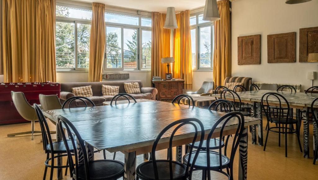 Shared lounge/TV area