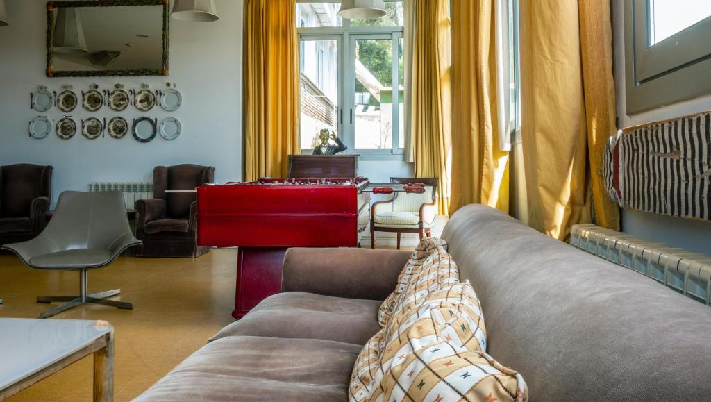 Shared lounge/TV area