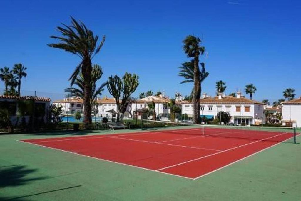 Costa Blanca Bungalow Lago jardin frente piscina 4 personas #PRP001 by Stay Orihuela Costa - 3