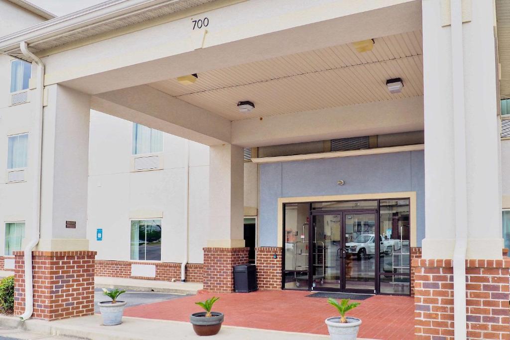 Howard Johnson by Wyndham Augusta-Fort Gordon Photo 1