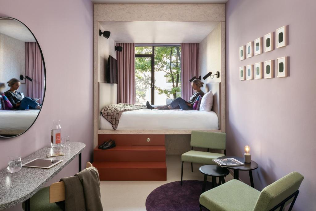 Hotel Unplugged photo
