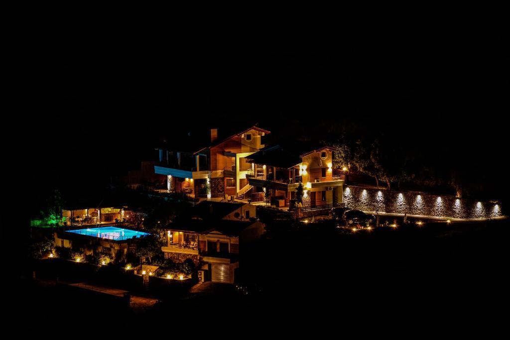 Αlissachne Suites photo