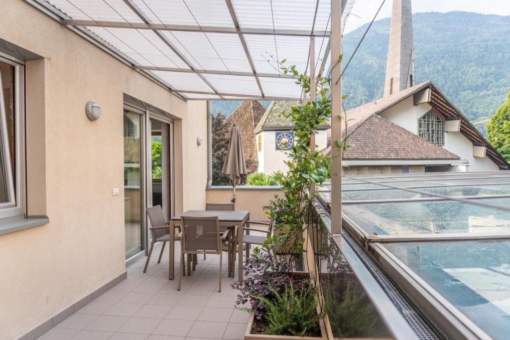 Ferienwohnung mit Garage, Fahrradraum und sehr großer sonnenverwöhnten Terrasse - 2