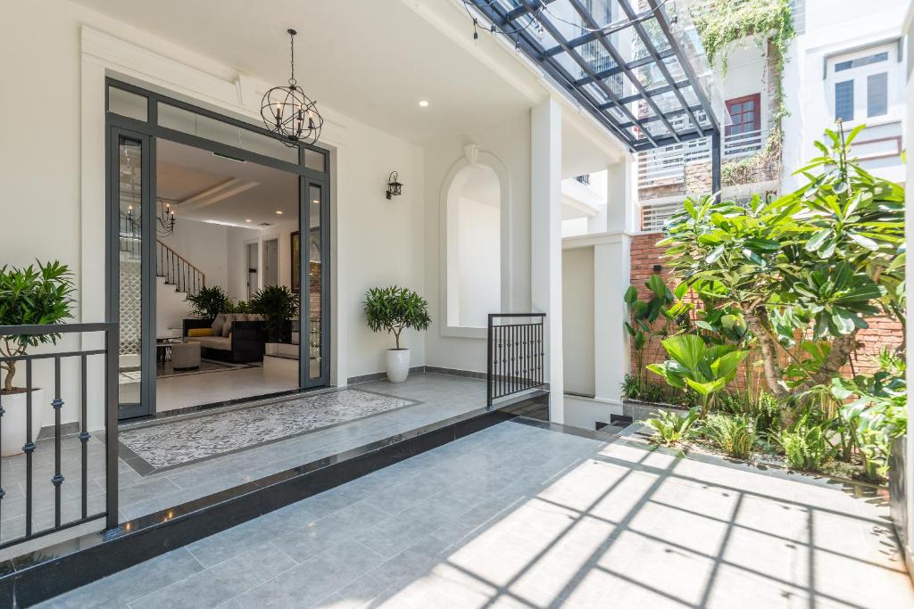 コズラム ホームズ ザ ギャラリー レジデンス (Cozrum Homes The Gallery Residence) エントランス