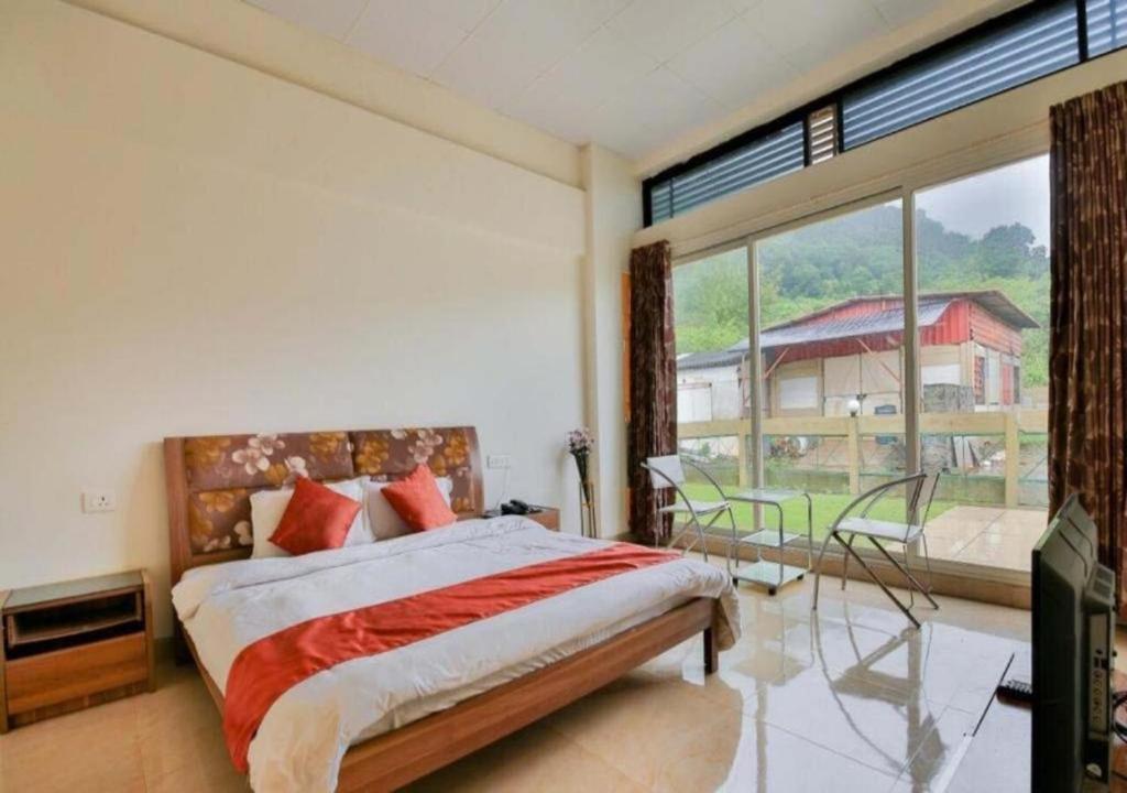 Rain Forest Resort photo