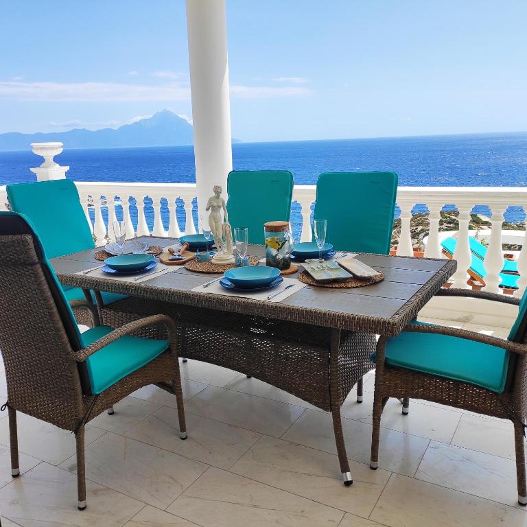 Villa Ulyana Kriaritsi - Athos Sea View & Spa photo