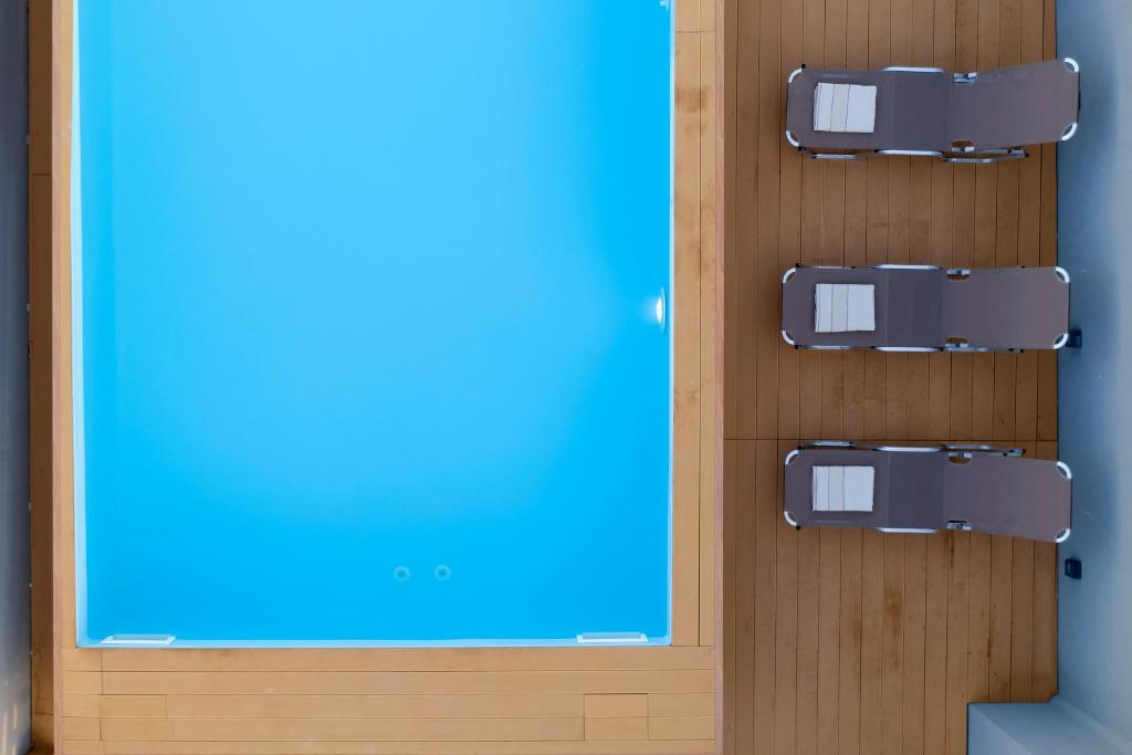 スイミングプール