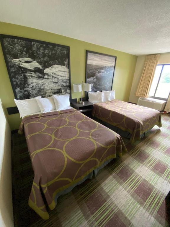 Super 8 By Wyndham Metropolis Photo 9