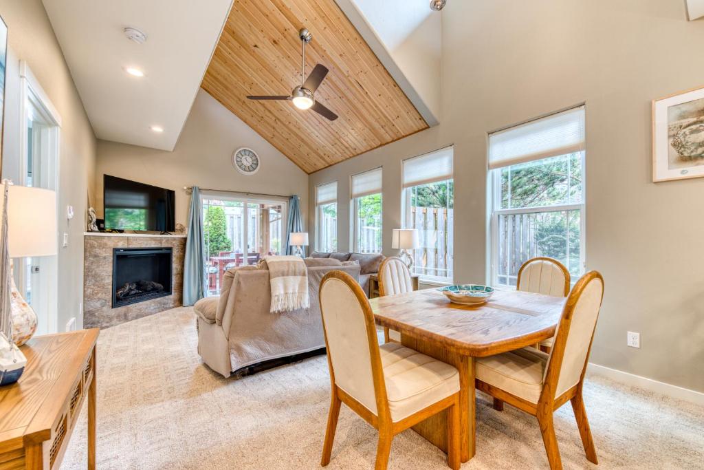 Lake & Ocean, Rockaway Beach