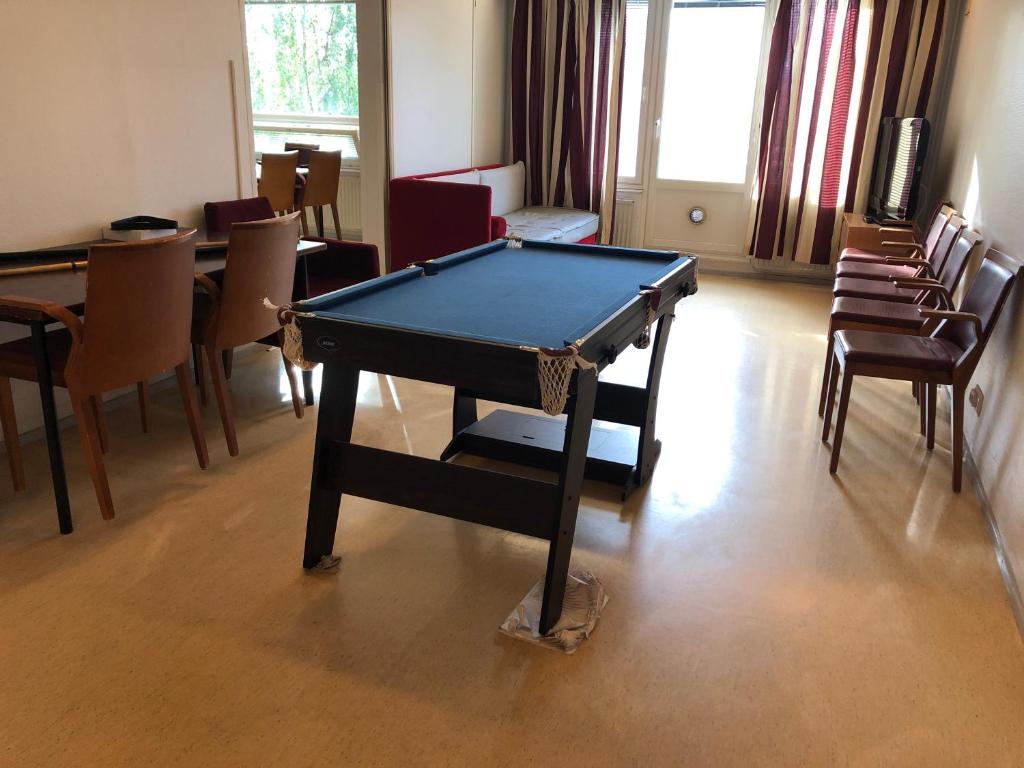 Shared lounge/TV area