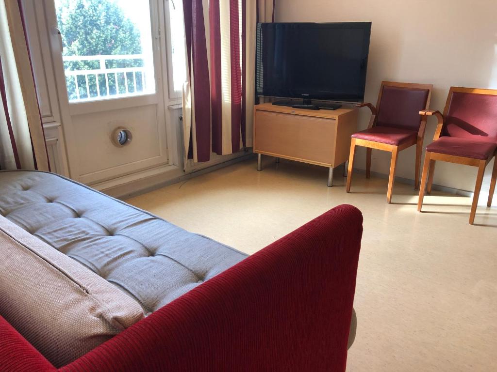 Shared lounge/TV area