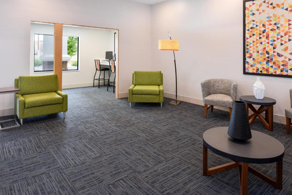 Holiday Inn Express & Suites Pueblo photo