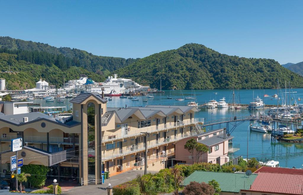 Beachcomber Inn (Picton) photo