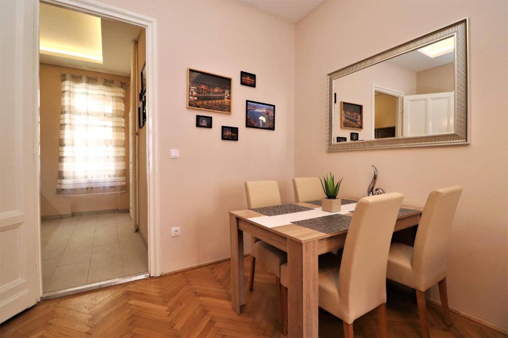 King Charles Residences photo