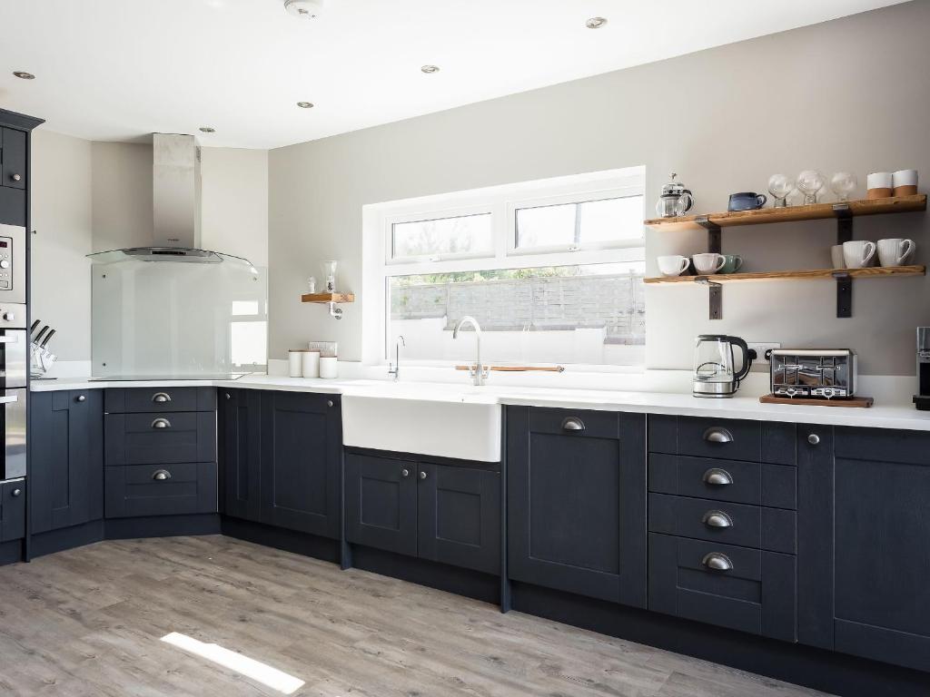 Beach Haven, West Bexington photo 6