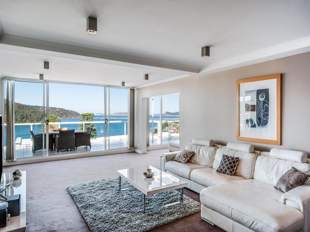 Penthouse 707 - 4 Bedroom Oceanview Penthouse, Ettalong Beach