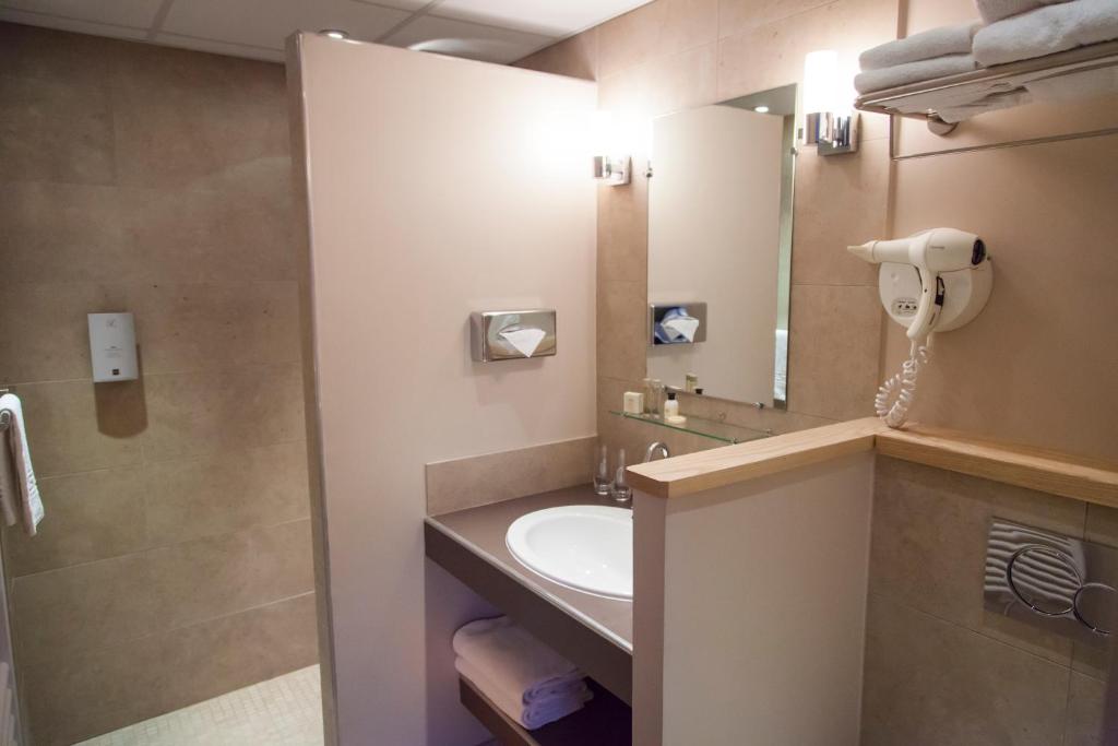 Logis Hostellerie des Clos photo