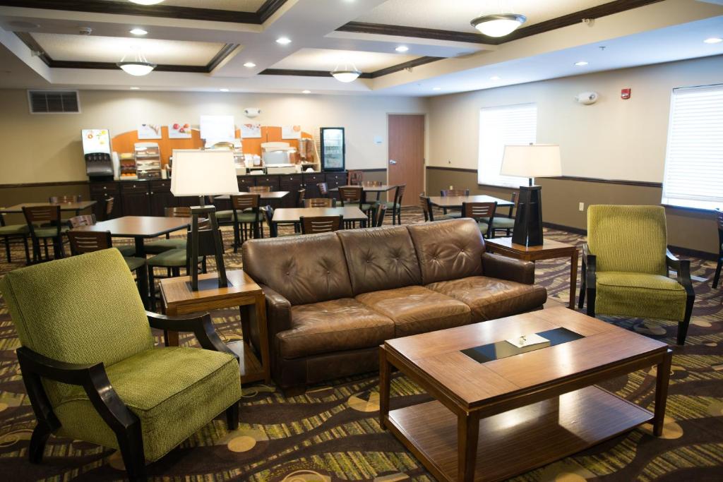 Holiday Inn Express & Suites Northwood photo