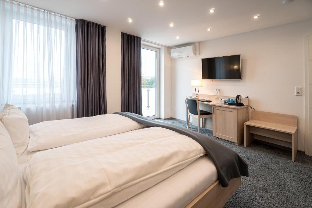Hotel Deutscher Hof photo