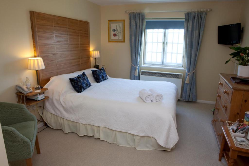Yalbury Cottage photo 2