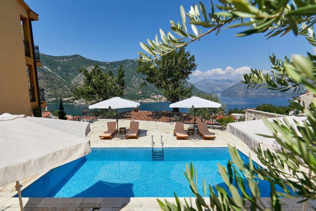 Our Sunset Apartments with Pool and Sea View - 4