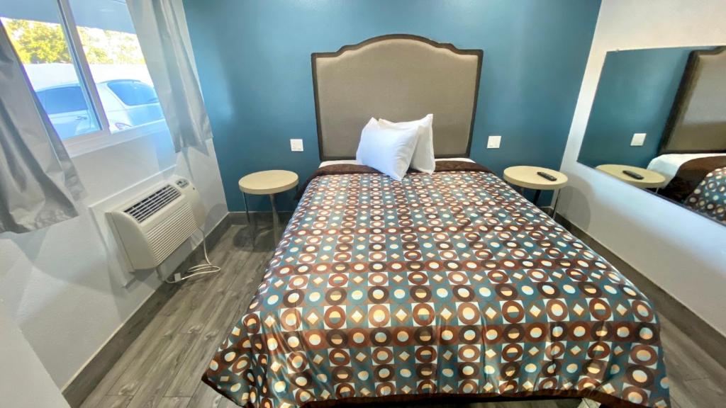 Dixie Motel photo