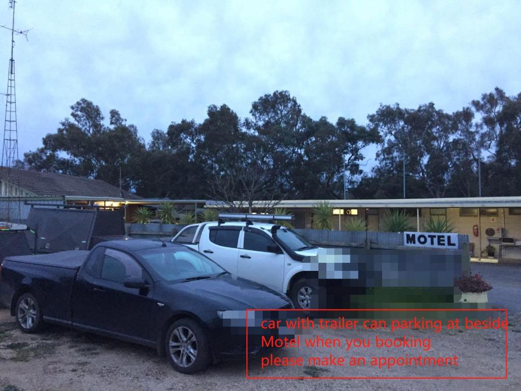 Donald Riverside Motel photo