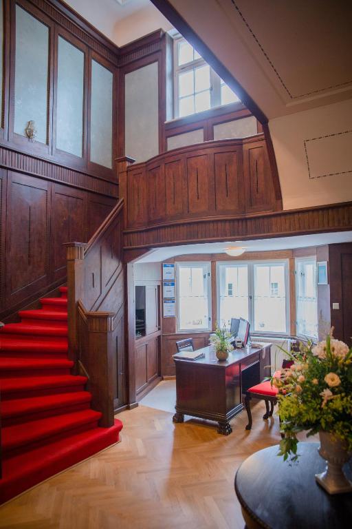 フロント・ロビー