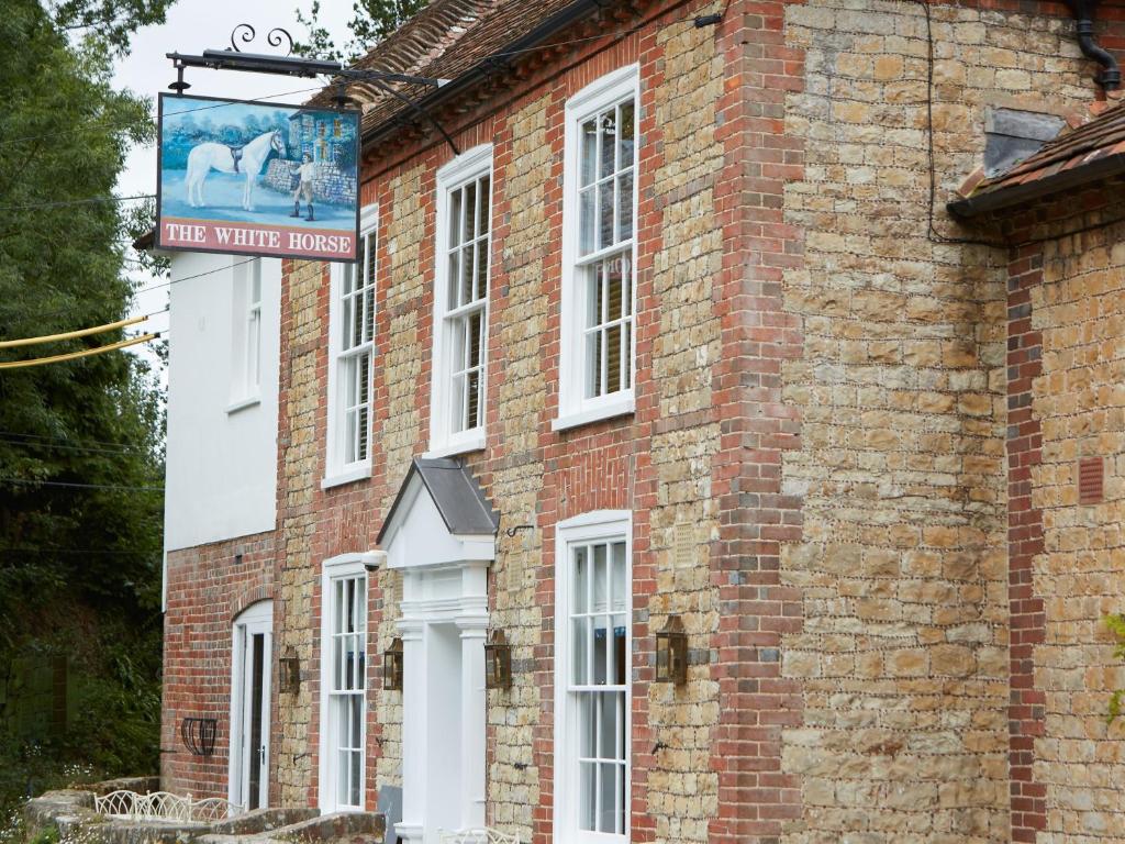 The White Horse Inn — Hotel in Bury (Pullborough)