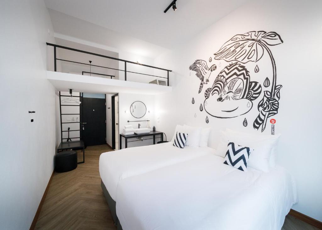 Blu Monkey Hub & Hotel Ranong photo