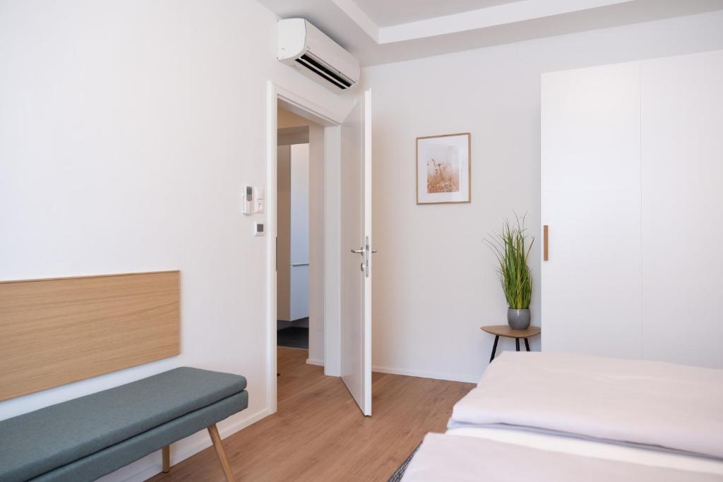 MH Living - 5 - Scandinavian Living Dream in Center - 3
