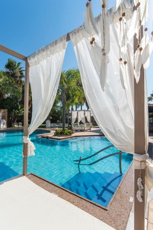 スイミングプール