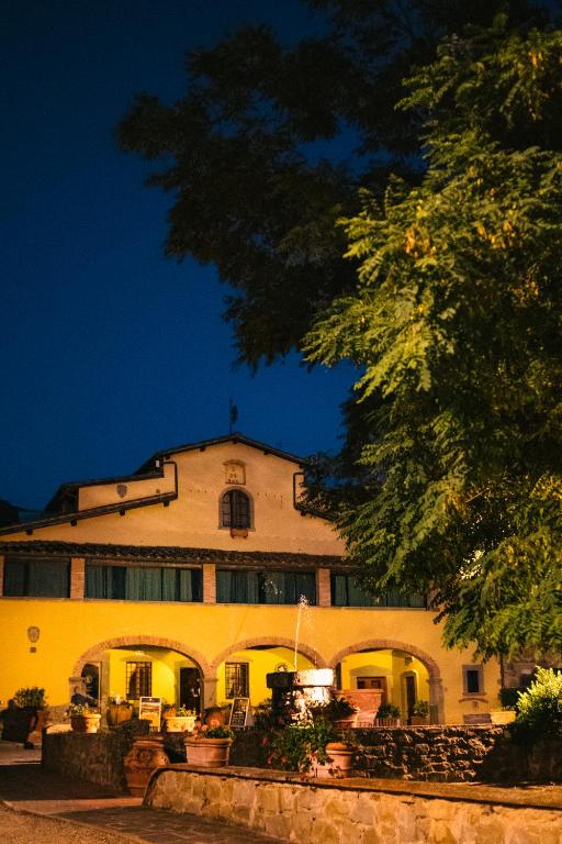 Fattoria Degli Usignoli — Hotel building in San Donato in Fronzano, Tuscany