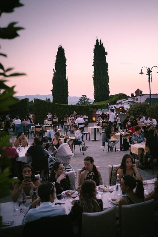 Fattoria Degli Usignoli — Restaurant & bars in San Donato in Fronzano, Tuscany