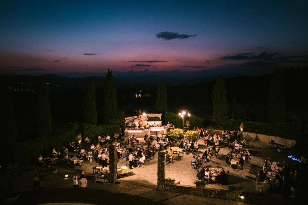 Fattoria Degli Usignoli — Restaurant & bars in San Donato in Fronzano, Tuscany