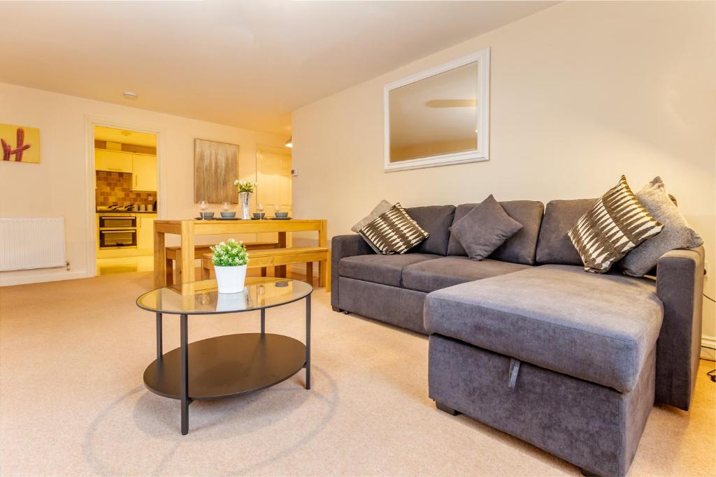 Guest Homes - Hillbrook House Apartment