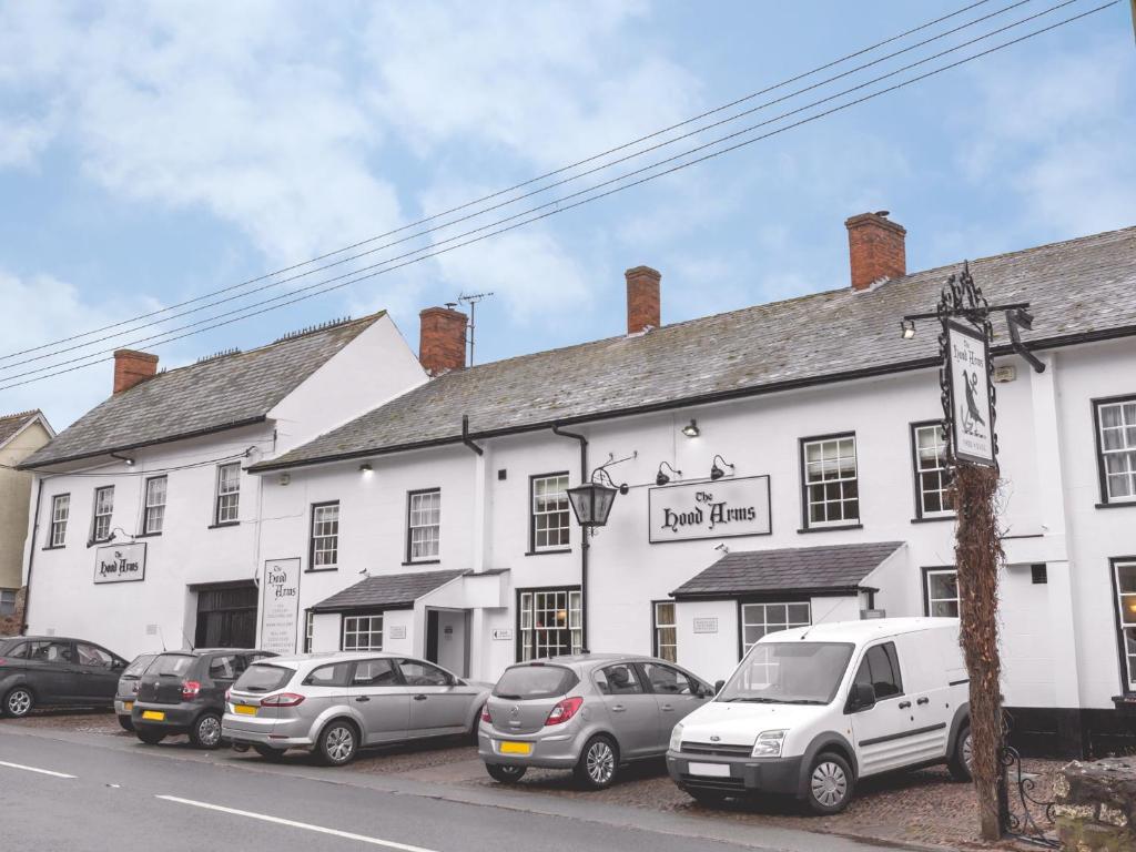 The Hood Arms photo