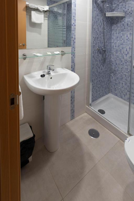 Apartamentos Buensol — Hotel rooms in Torremolinos, Andalusia