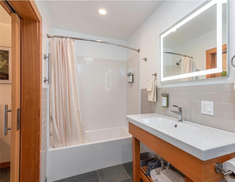 Wildflower Boutique Motel photo