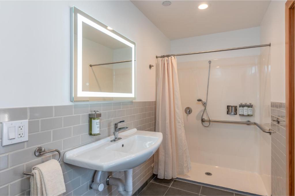 Wildflower Boutique Motel photo