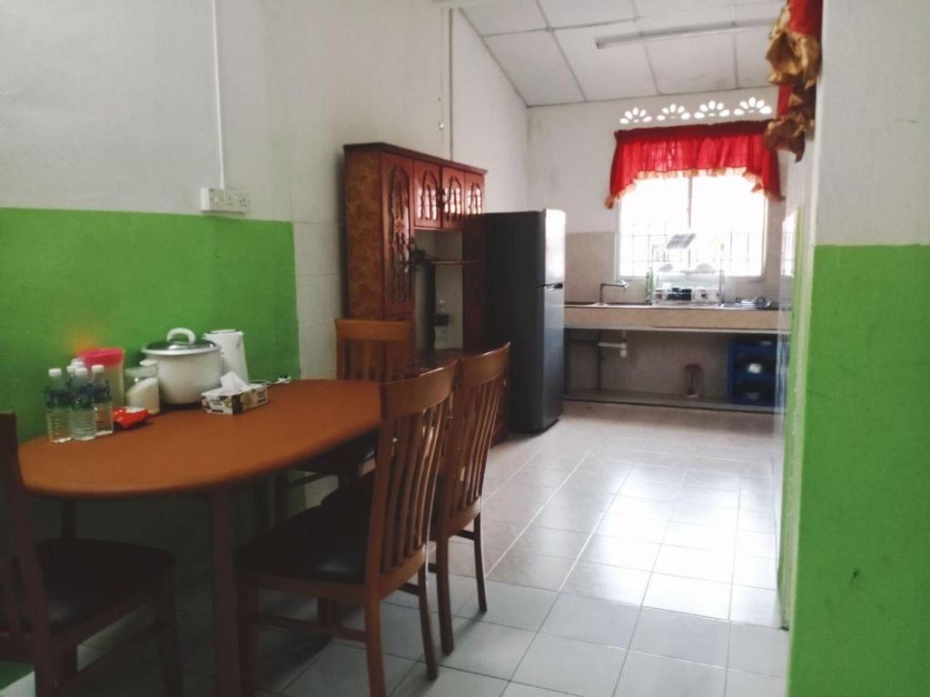 Homestay Ummi Razzin photo
