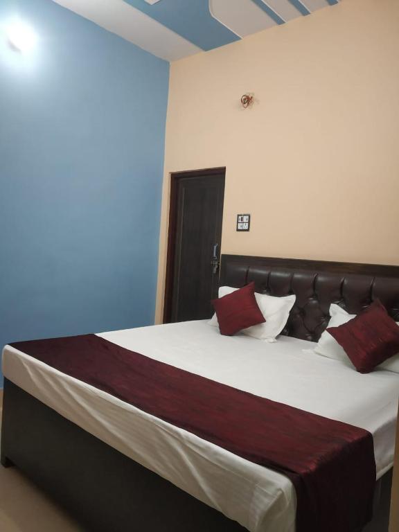 HOTEL AWADH KAILASH photo