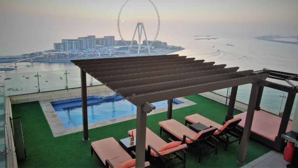 Jbr penthouse with terrace pool photo
